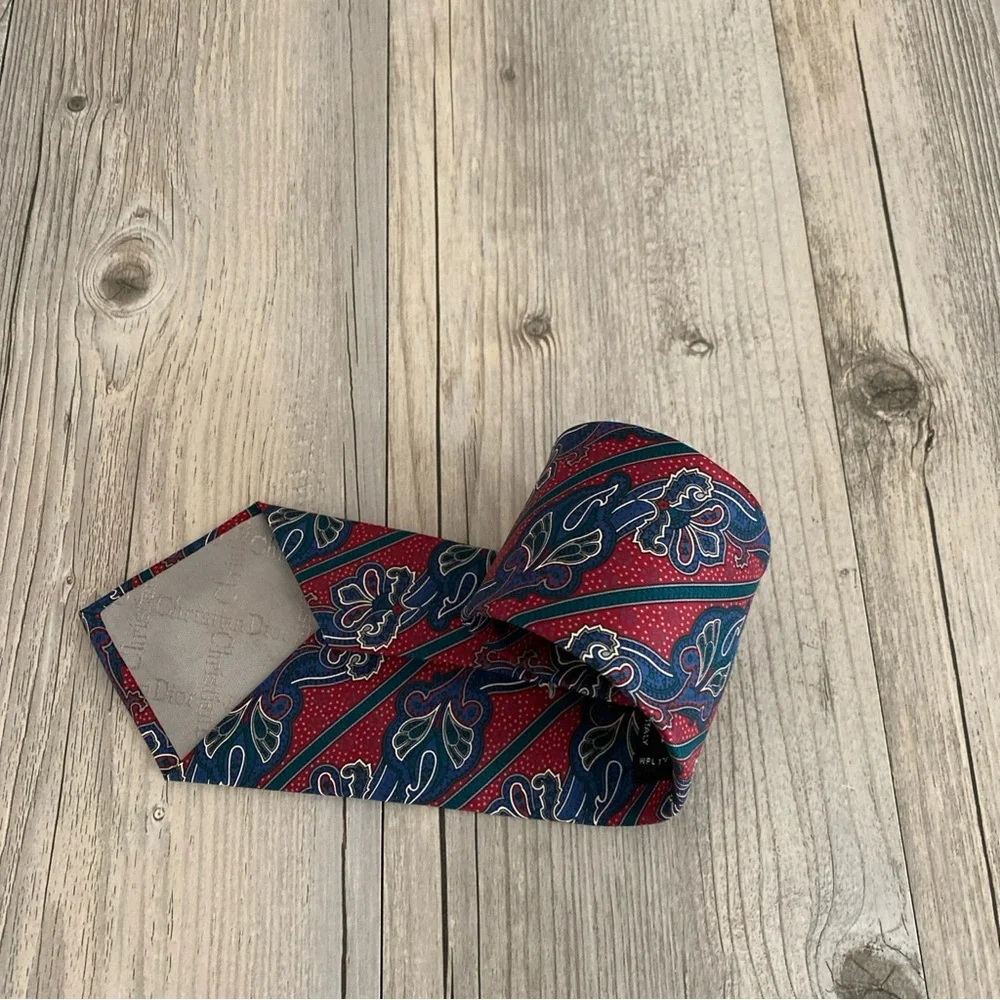 Dior sophisticated tie